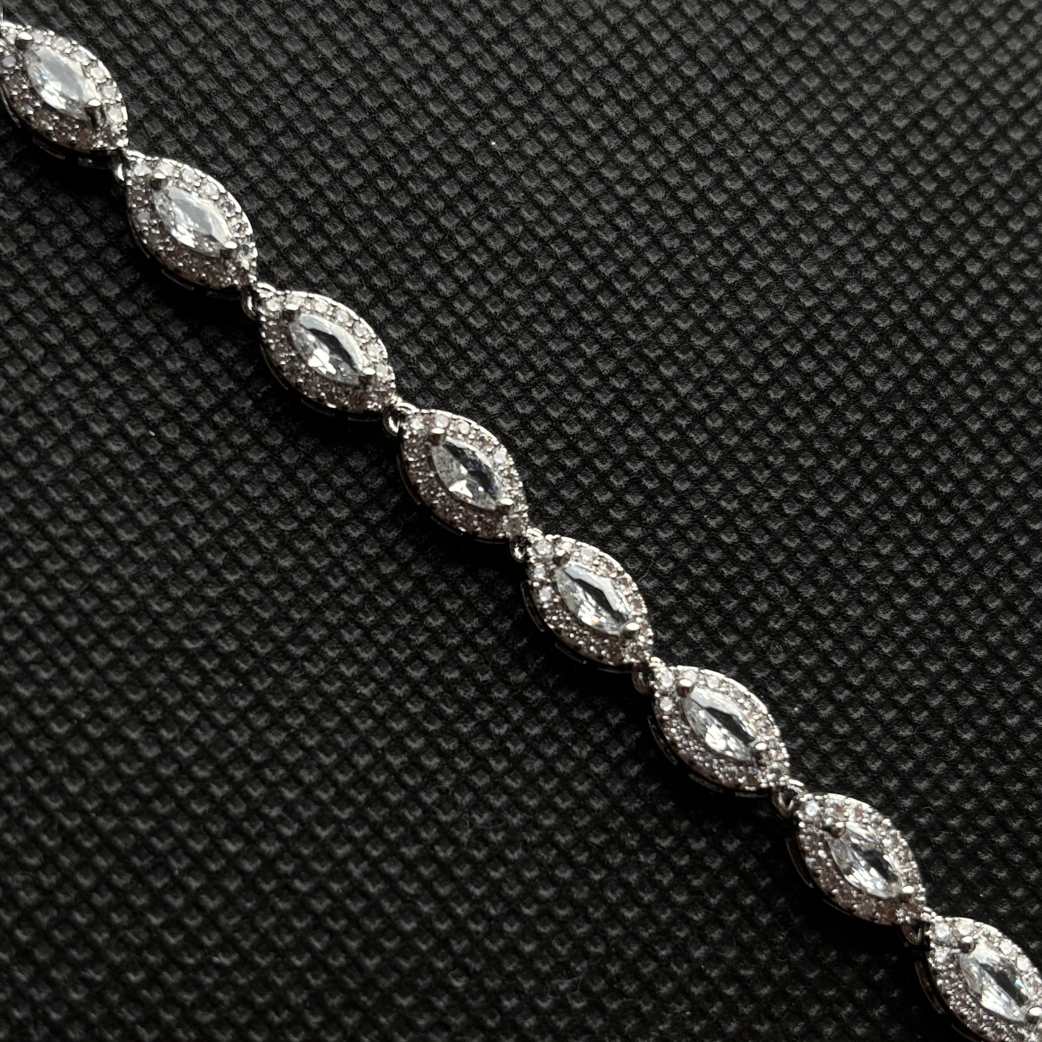 Eye Crystal Bracelet (Silver)