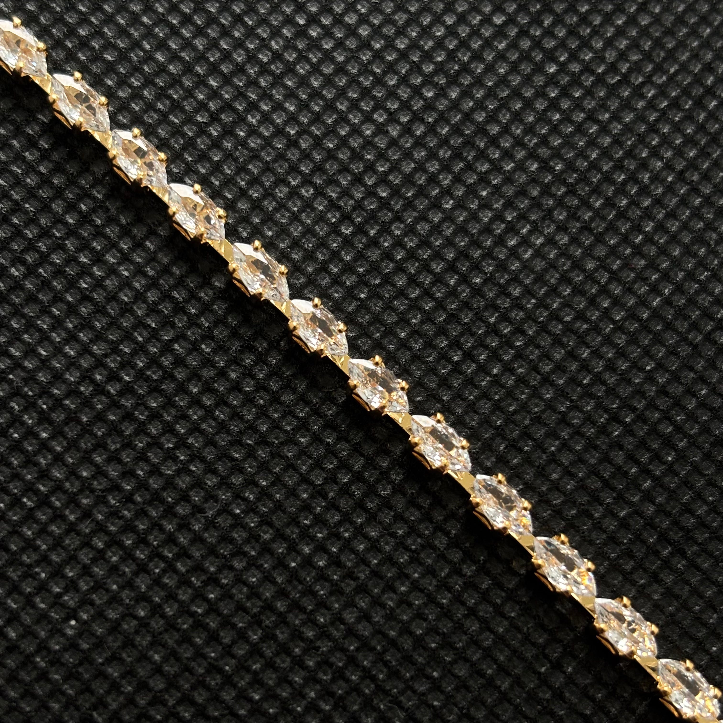 Tiny Crystal Bracelet (Gold)